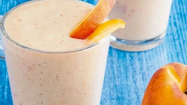 Batido de melocotón y almendras
