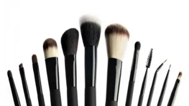 Como limpiar profundamente tus brochas de maquillaje