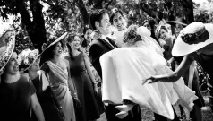Cómo sobrevivir a las fotografías de mi boda si no me gusta posar