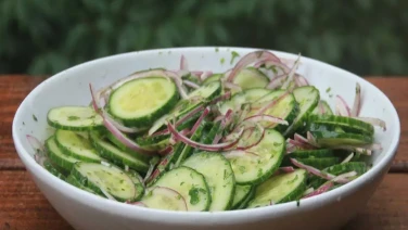 Ensalada de pepino marinado
