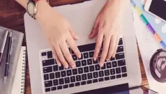 Trabajo desde casa de escritura, edición y corrección