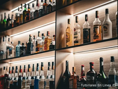 Brindis en Casa : ¿Cómo Pedir Alcohol a Domicilio en Madrid o Barcelona?
